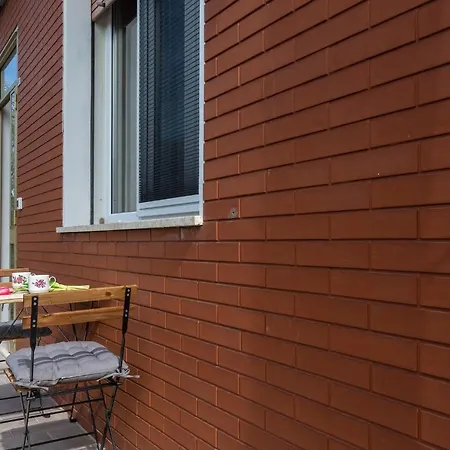 شقة Charming Apt 4 Min Walk From The Bus Stop! *