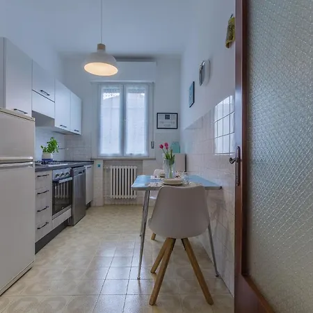 Charming Apt 4 Min Walk From The Bus Stop!